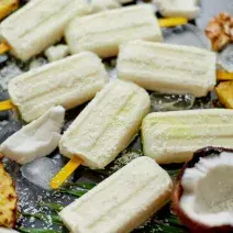 paletas de piña colada paletas de piña colada