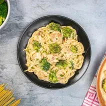 pasta con pollo en salsa blanca pasta con pollo en salsa blanca