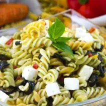 Ensalada de pasta a la griega Ensalada de pasta a la griega