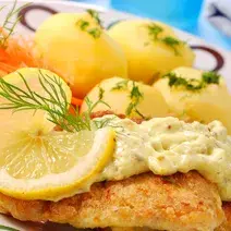 Corvina apanada en salsa Corvina apanada en salsa