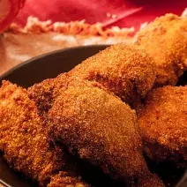 Muslos de pollo apanados Muslos de pollo apanados